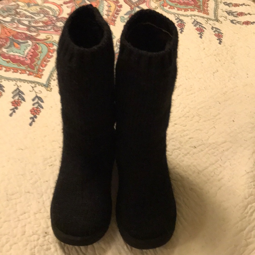 Capra Ribbed Knit Genuine Shearling Lined Boot